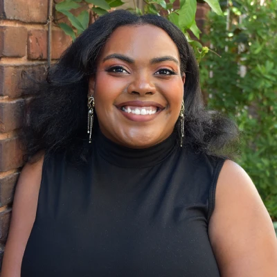 Nia Simeon headshot